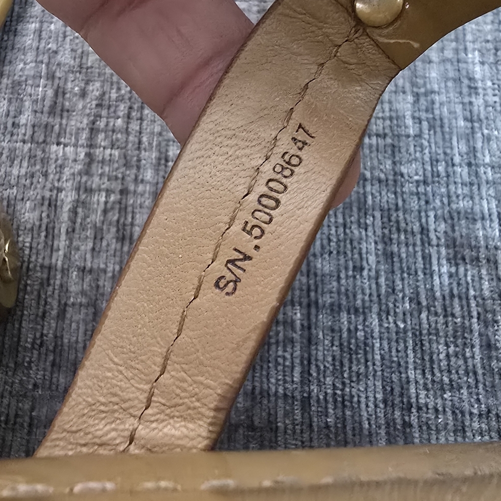 Tory Burch Beige Patent Leather Logo Thong Sandals - Picture 5 of 8